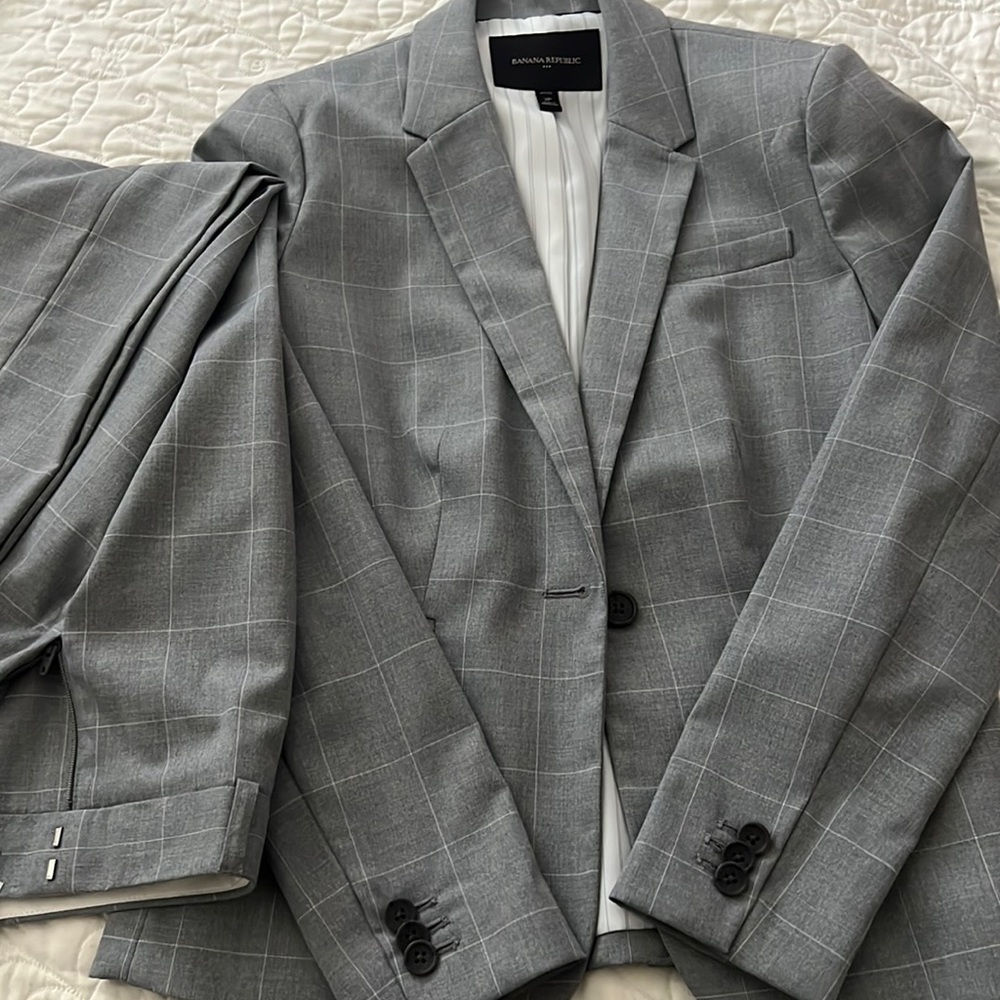 Suit jacket - with suit pants LISTED SEPARATELY. BARELY WORN.